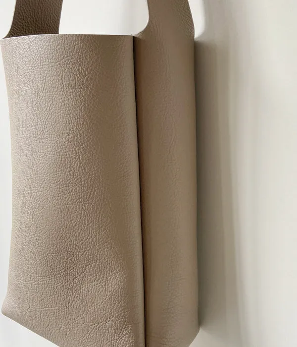 Aeta/PEBBLE GRAIN LEATHER SHOULDER S (GRAY BEIGE)
