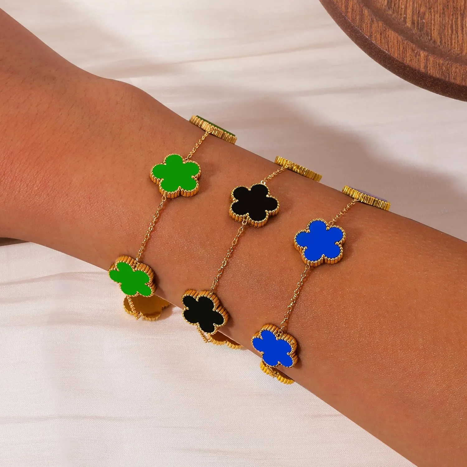 Five Leaf Clover Bracelet for Women-18K Gold Plated Lucky Link Grass Bracelets Stainless Steel White/Black/Blue/Gold/Crystal Flower Trendy Jewelry Gifts