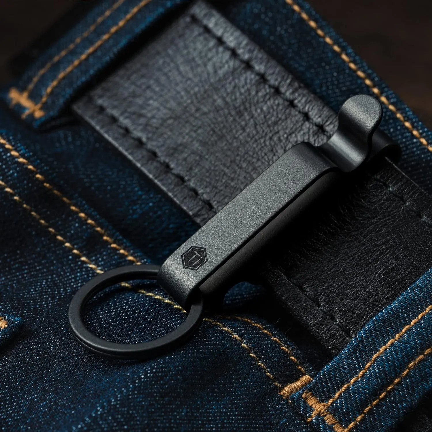 KeyUnity KM00 Titanium Belt Loop Keychain Clip Double Side Quick Release Key Holder with Detachable Key Ring