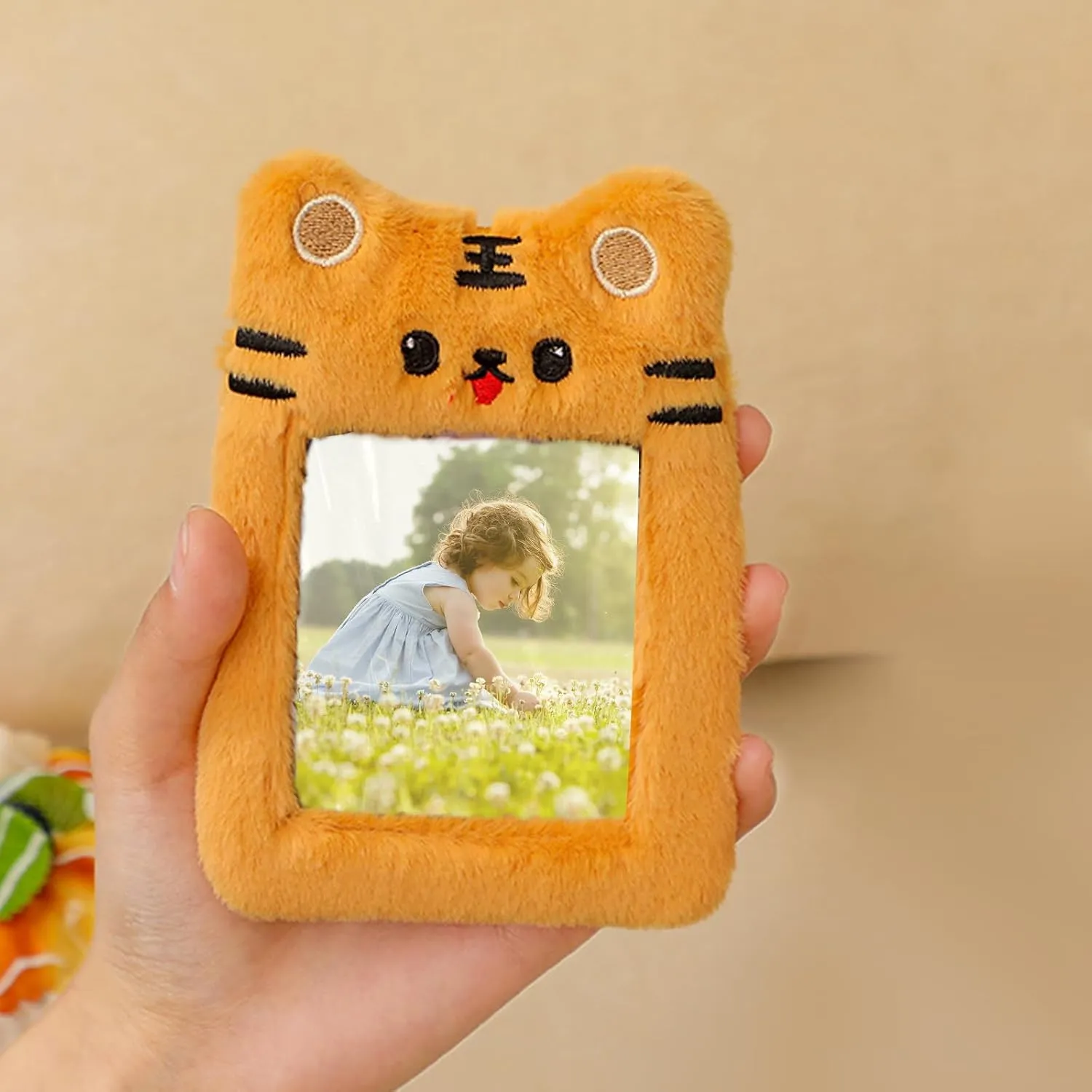 Photocard Holder Keychain Plush Cute Plush Kpop Photocard Holder with Keychain, Cartoon Tiger Photo Sleeve ID Bank Credit Card Holder Protector Stationery