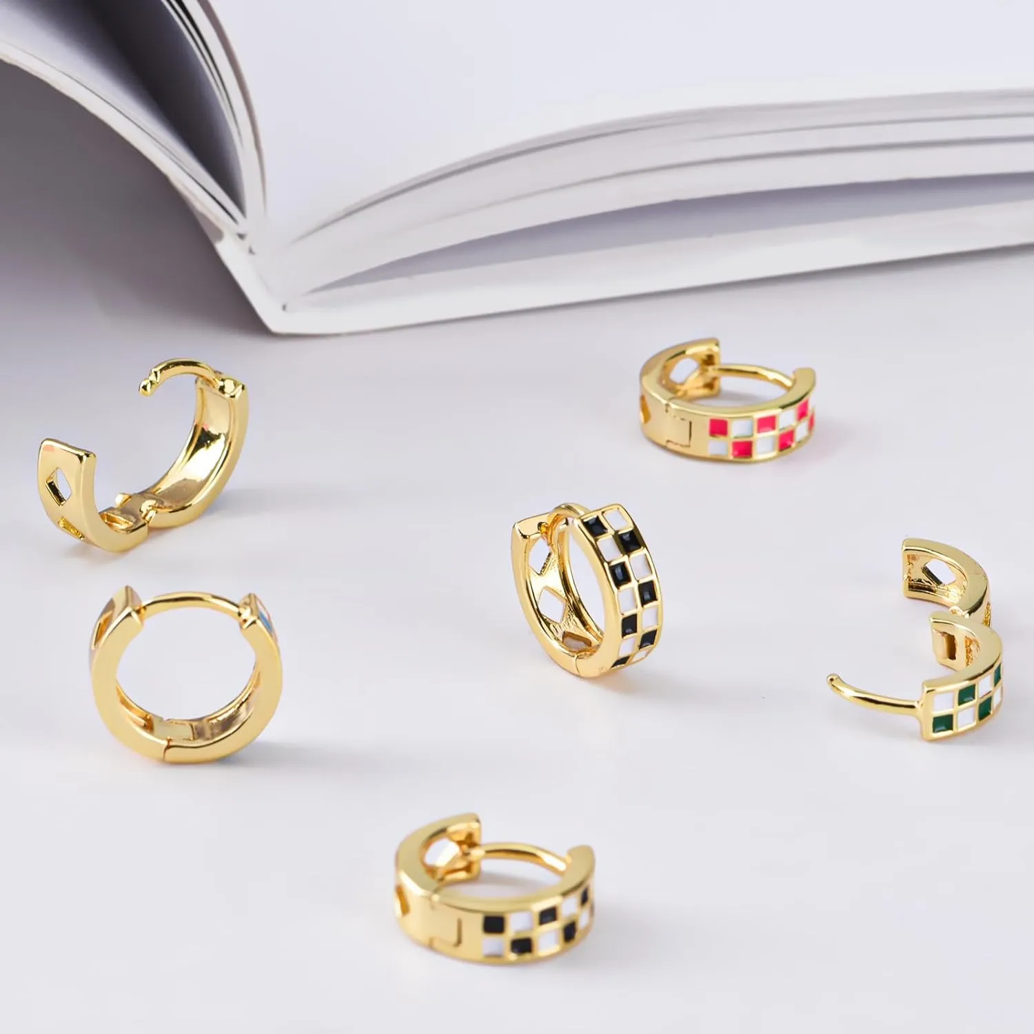 Small Checkered Hoop Earrings, Multicolor Enamel Hoops Earrings for Women, Tiny Round Circle Huggie Hypoallergenic Earrings Piercing Jewellery Gift for Women