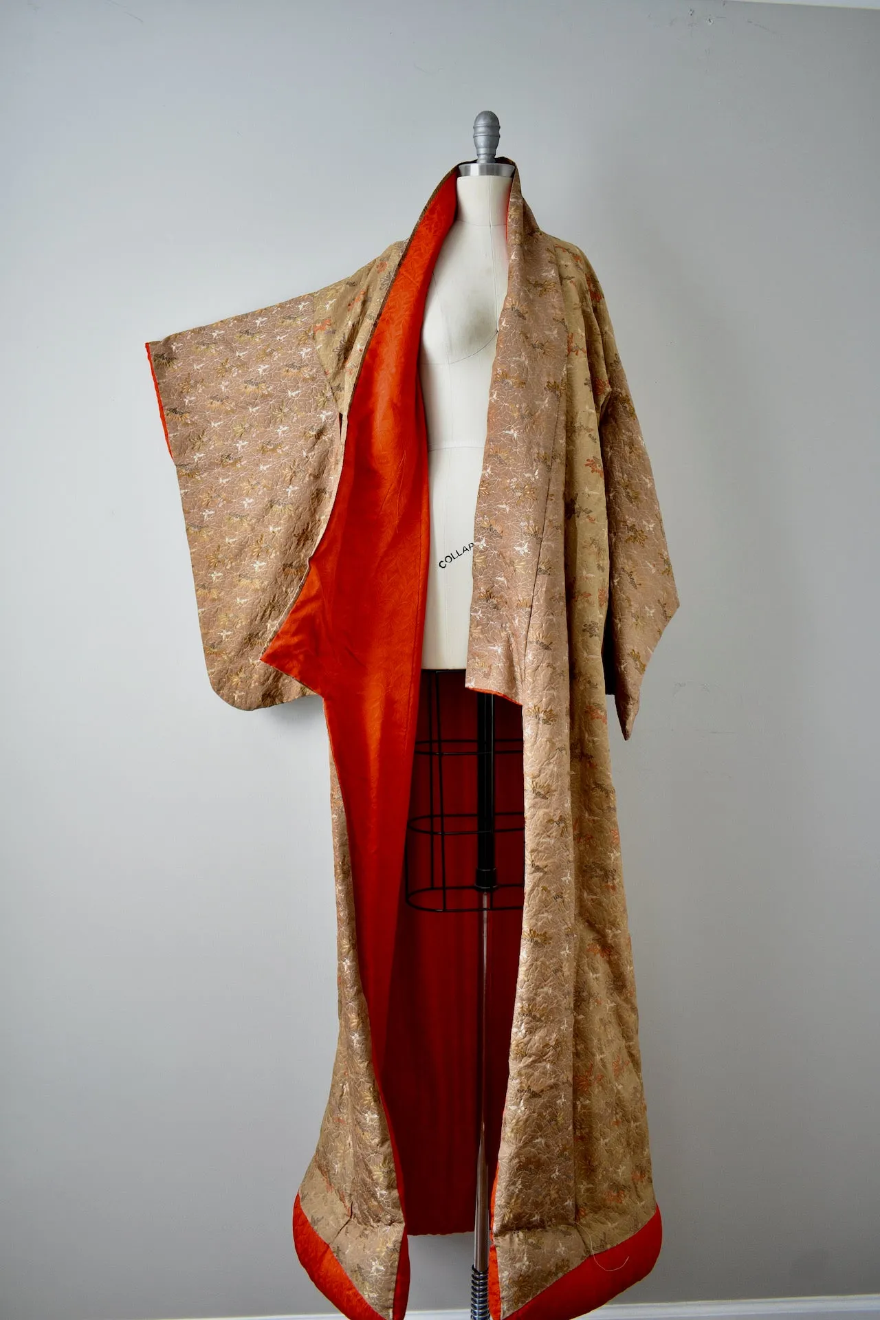 Vintage 1930s-1940s Brown Patterned Silk Matelass