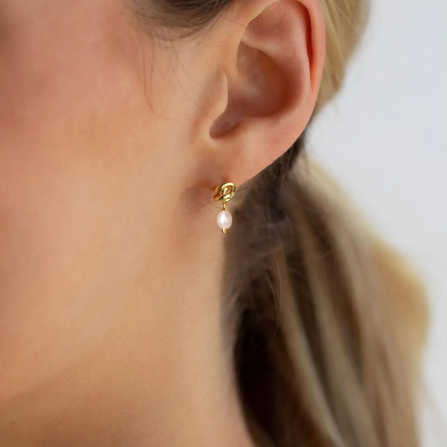 VRIUA Pearl Earrings for Women - 14K Gold Plated Dainty Pearl Dangle Earrings Small Huggie Hoop Drop Earrings for Women Trendy Gold Wedding Bridal Earrings for Women