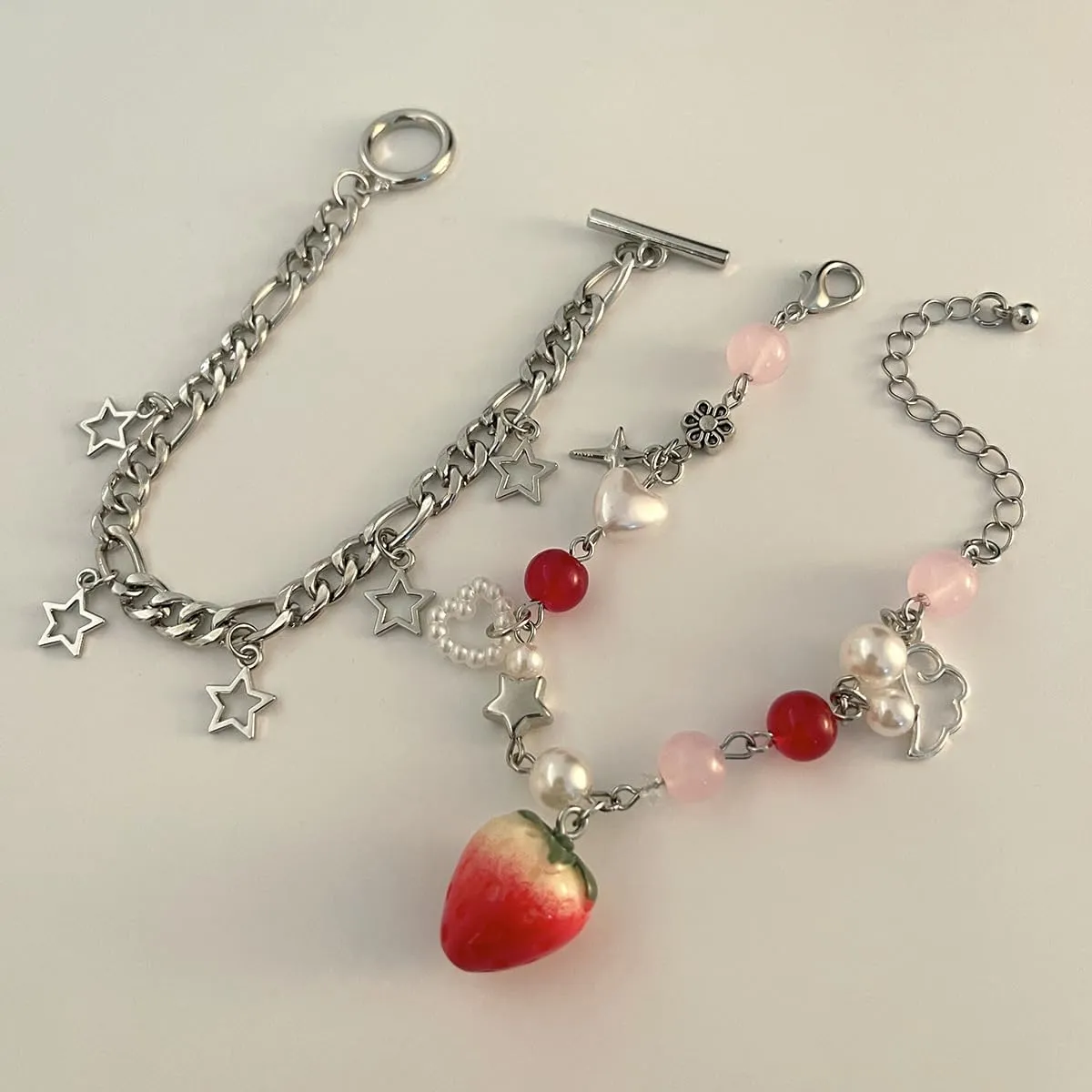 Y2K Punk Hollowed Out Pentagram Matching Beaded Bracelets Handmade Imitation Pearl Bowknot Star Pendant Bracelet Aesthetic Strawberry Pearl Beaded Chain Bracelet for Women Couple Grunge Jewelry