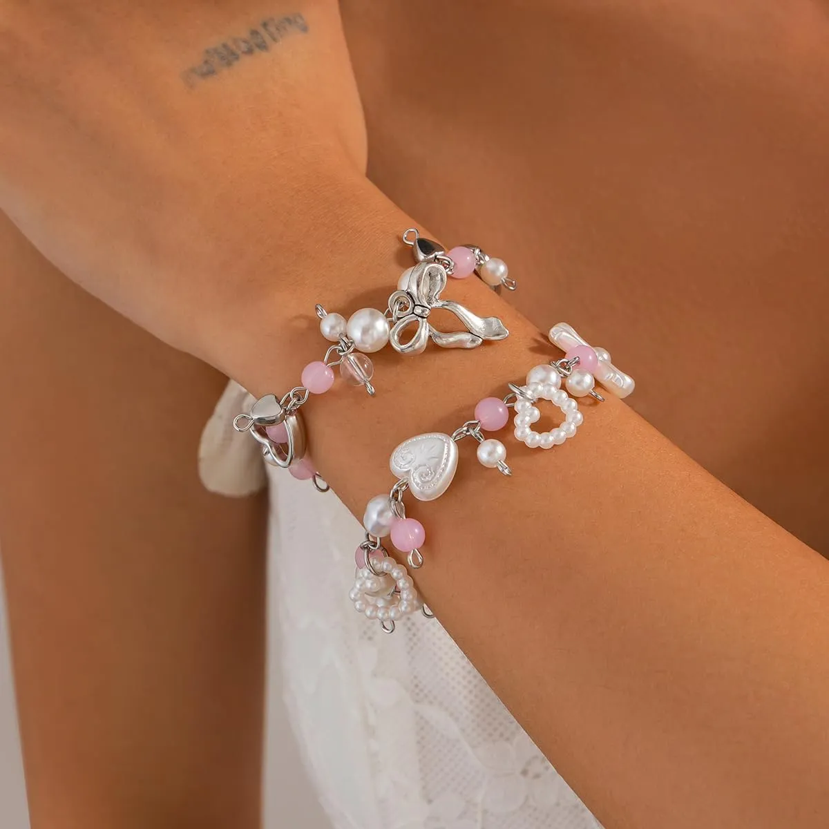 Y2K Punk Hollowed Out Pentagram Matching Beaded Bracelets Handmade Imitation Pearl Bowknot Star Pendant Bracelet Aesthetic Strawberry Pearl Beaded Chain Bracelet for Women Couple Grunge Jewelry