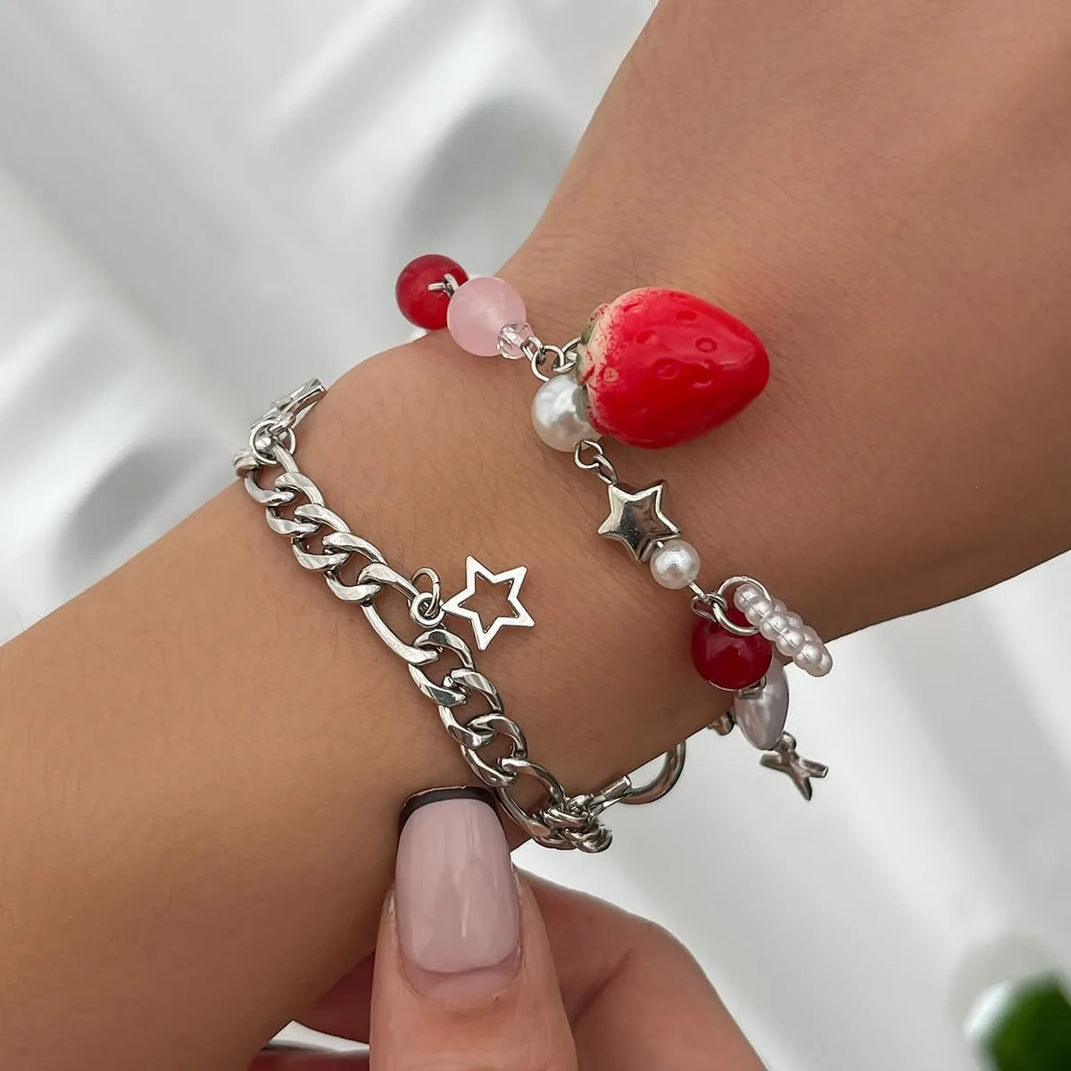 Y2K Punk Hollowed Out Pentagram Matching Beaded Bracelets Handmade Imitation Pearl Bowknot Star Pendant Bracelet Aesthetic Strawberry Pearl Beaded Chain Bracelet for Women Couple Grunge Jewelry